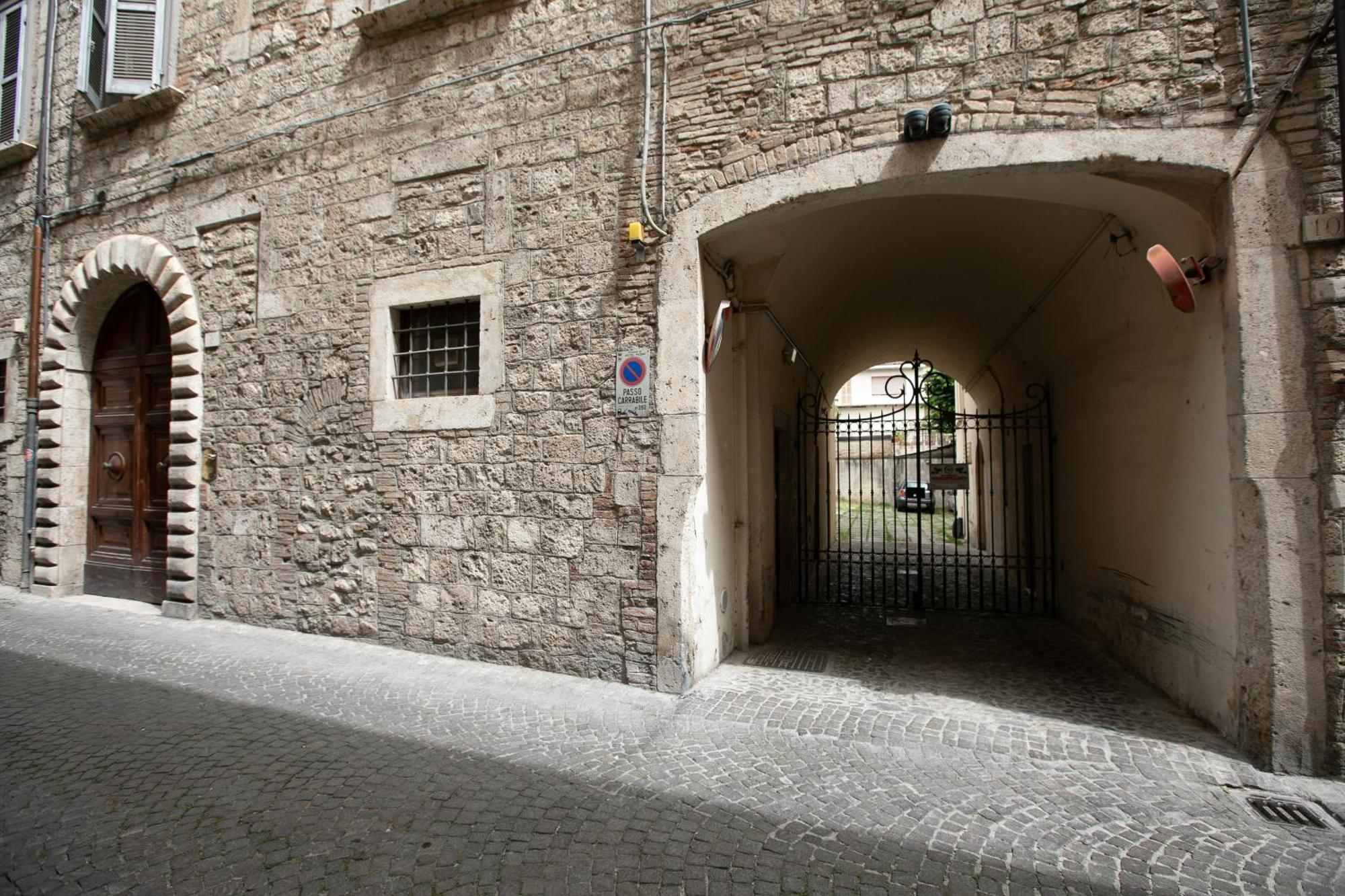 Ferienwohnung Casa In Centro Ascoli Piceno Exterior foto